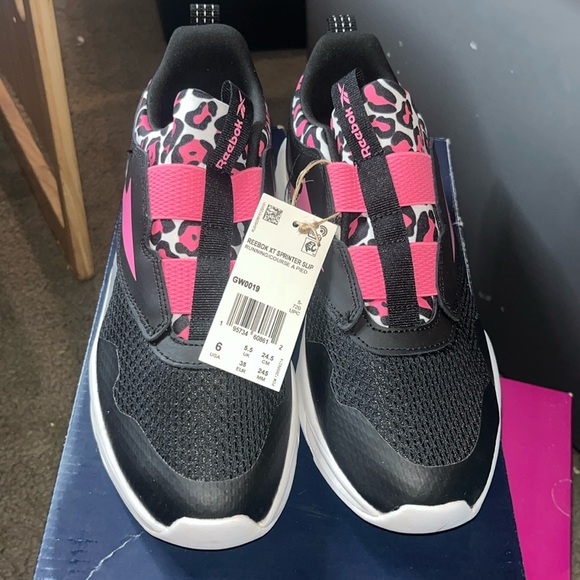 Reebok sprinter Slip running shoes, size 6 - Picture 2 of 3